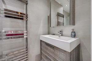 En Suite- click for photo gallery